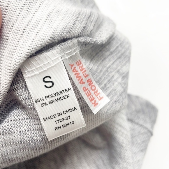 Nicole Miller gray/white ribbed lightweight sweater with hood - Picture 4 of 5